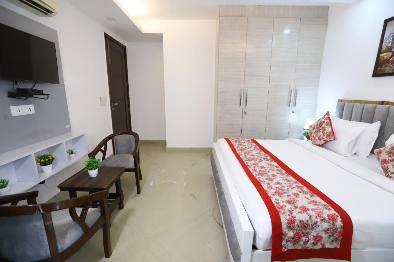 Hotel Nature View Green Park Metro Couple Friendly New Delhi Bagian luar foto
