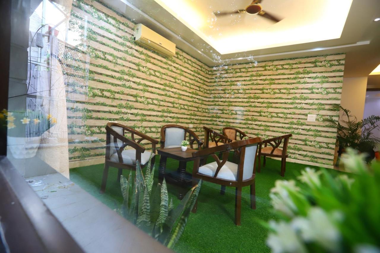 Hotel Nature View Green Park Metro Couple Friendly New Delhi Bagian luar foto