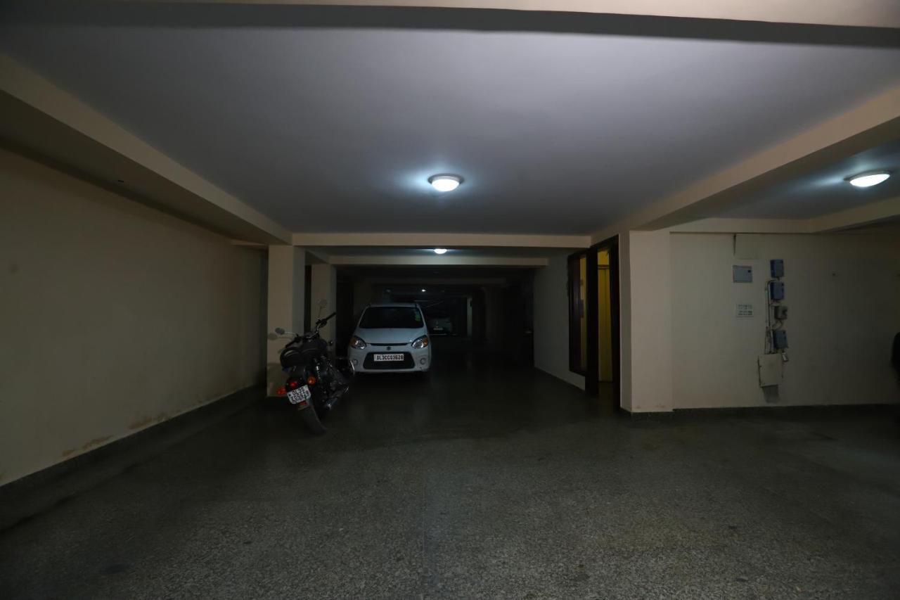 Hotel Nature View Green Park Metro Couple Friendly New Delhi Bagian luar foto