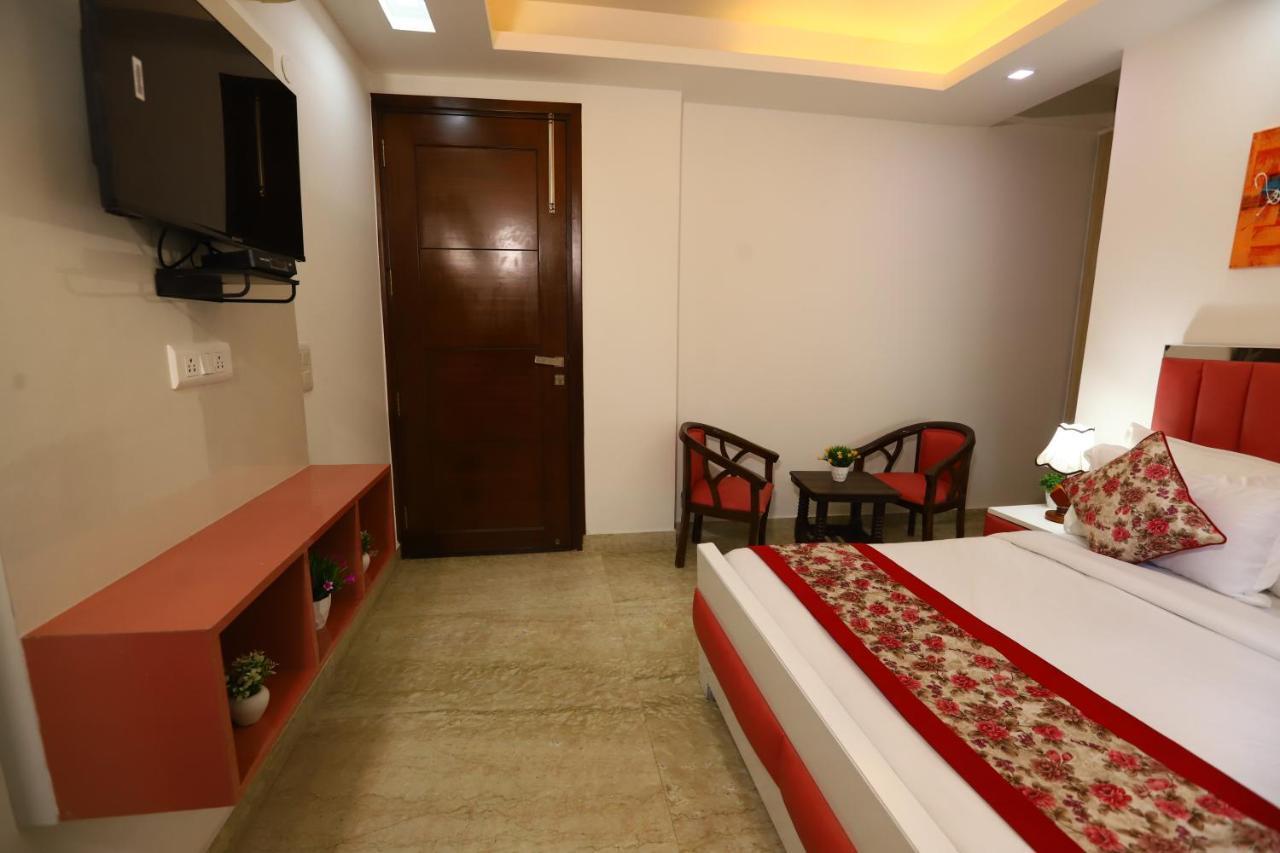 Hotel Nature View Green Park Metro Couple Friendly New Delhi Bagian luar foto